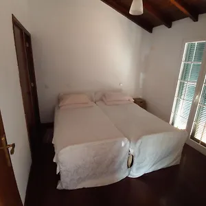 https://casa-pedra-cottage-sea-and-mountain-views-plus-pool.madeira-islandshotels.com