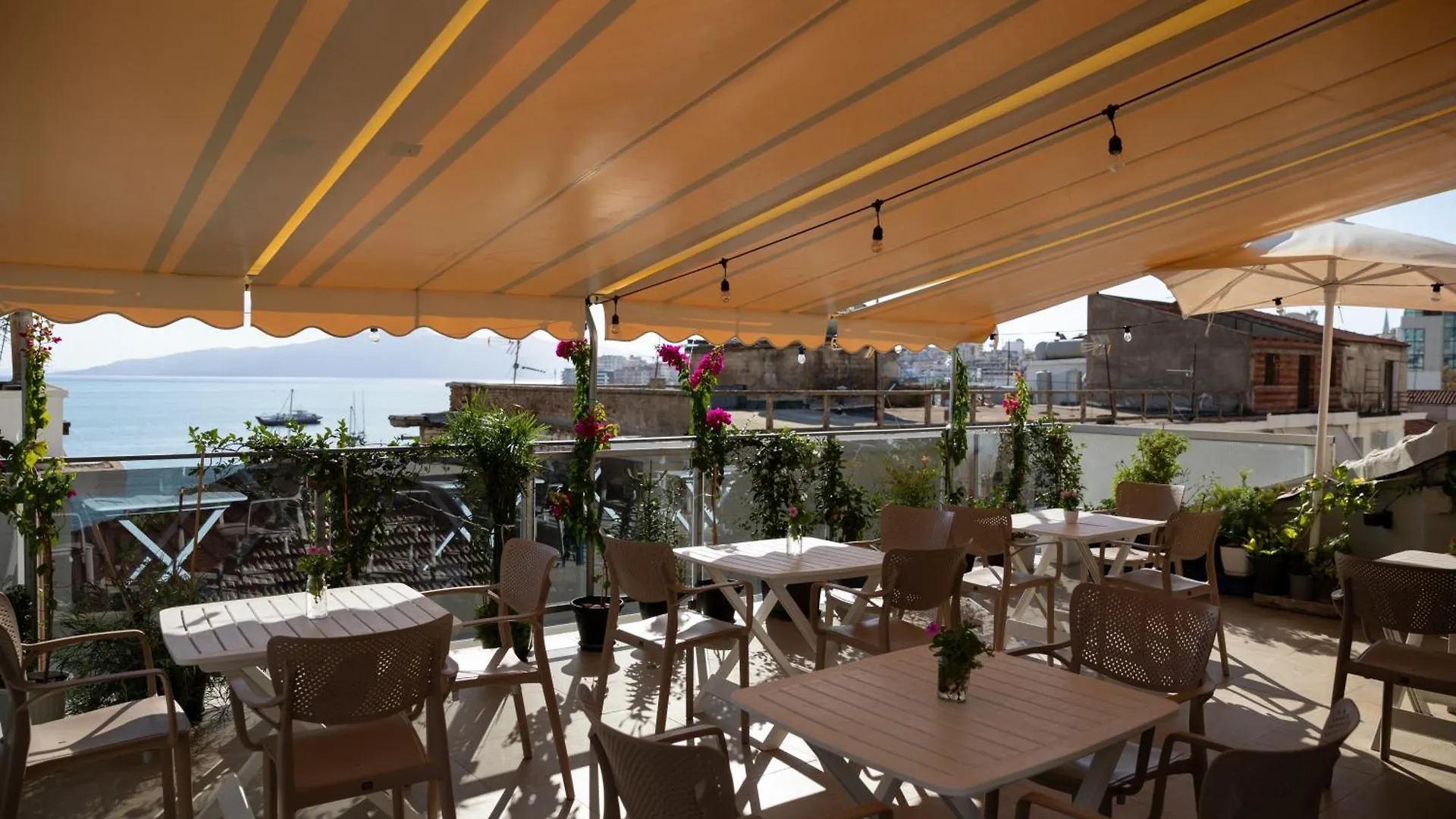 Jonian Boutique Hotel Sarandë 0*,