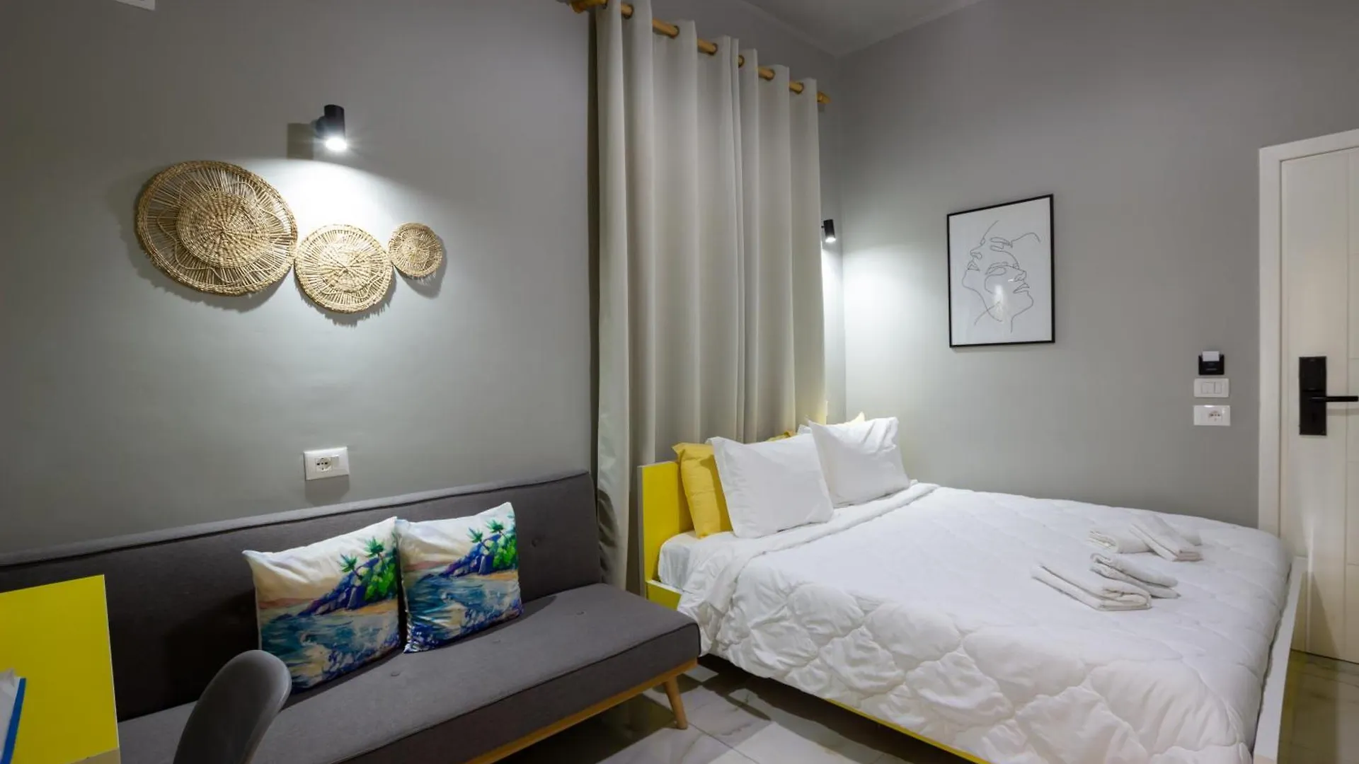 Jonian Boutique Hotel Sarandë 0*,